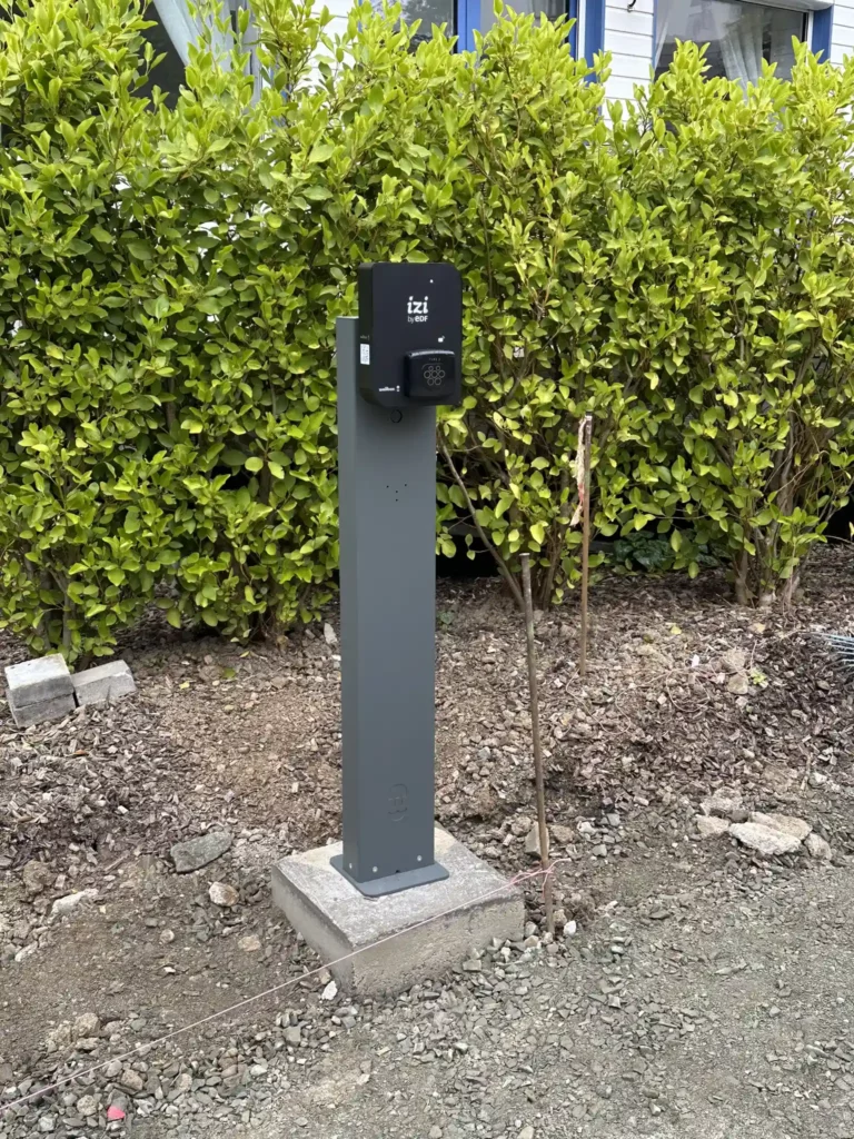 Borne de recharge IRVE Lannion