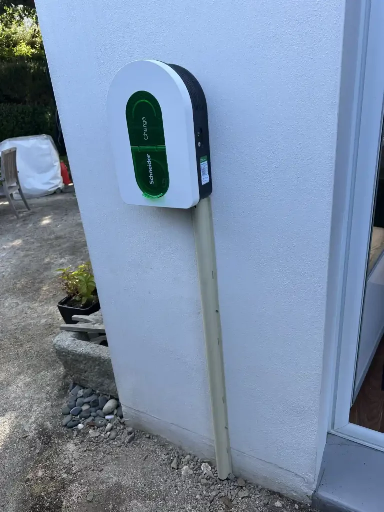 installation borne de recharge Lannion